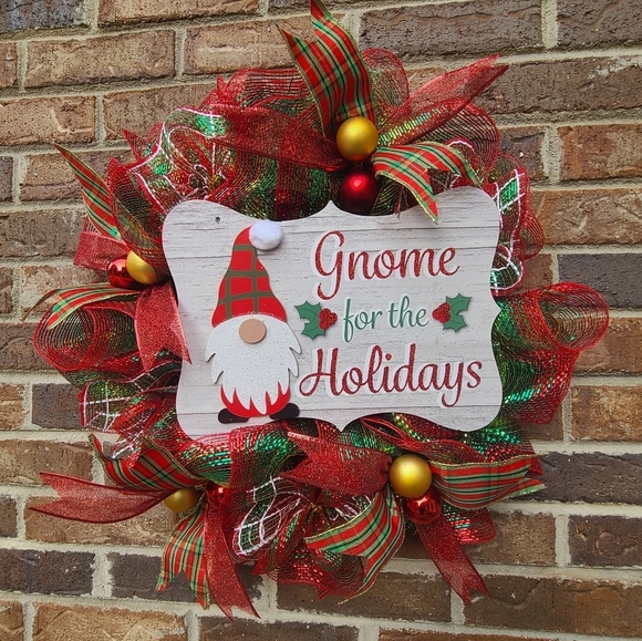 CHRISTMAS Gnome Wreath, Gnome Christmas decor, Gnome for the Holidays Wreath - Picture 1 of 4